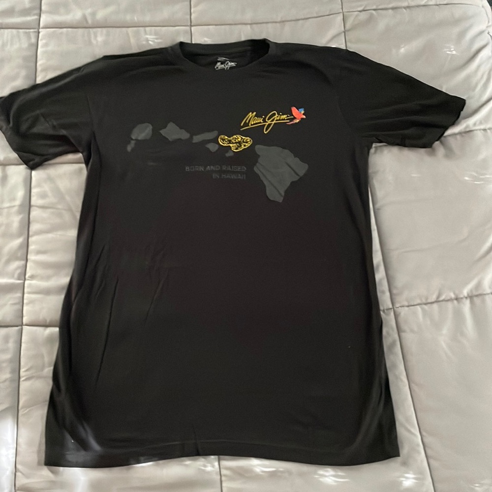 🆕 Men’s Maui Jim Shirt - Multiple sizes available!